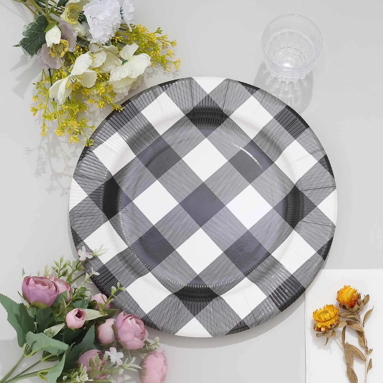 10 Pack 13" Black White Buffalo Plaid Disposable Charger Plates, Round Checkered Sunray Cardboard Serving Trays- 350 GSM