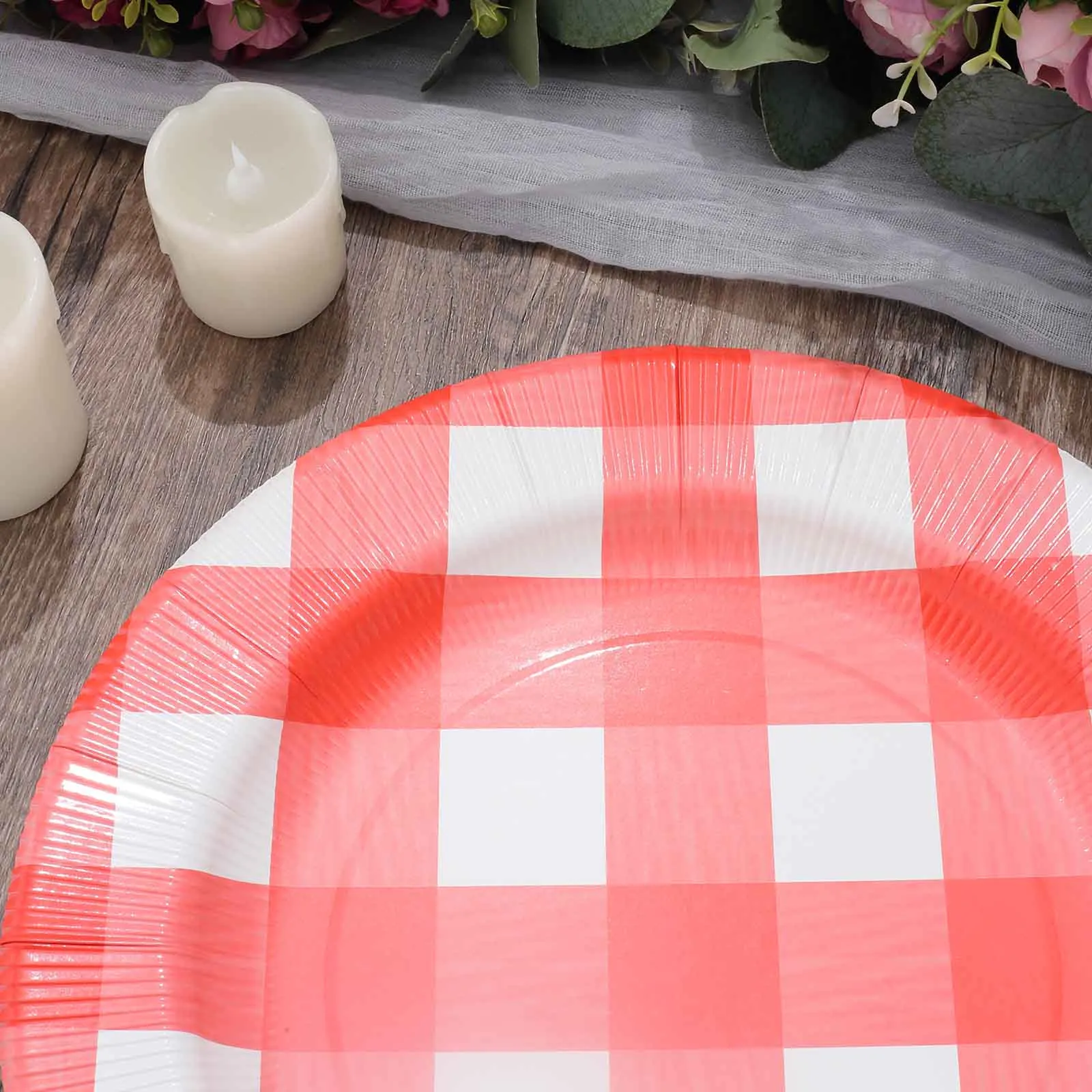 10 Pack Red / White Buffalo Plaid Disposable Serving Trays, Round Checkered Sunray Cardboard Charger Plates 350 GSM 13"