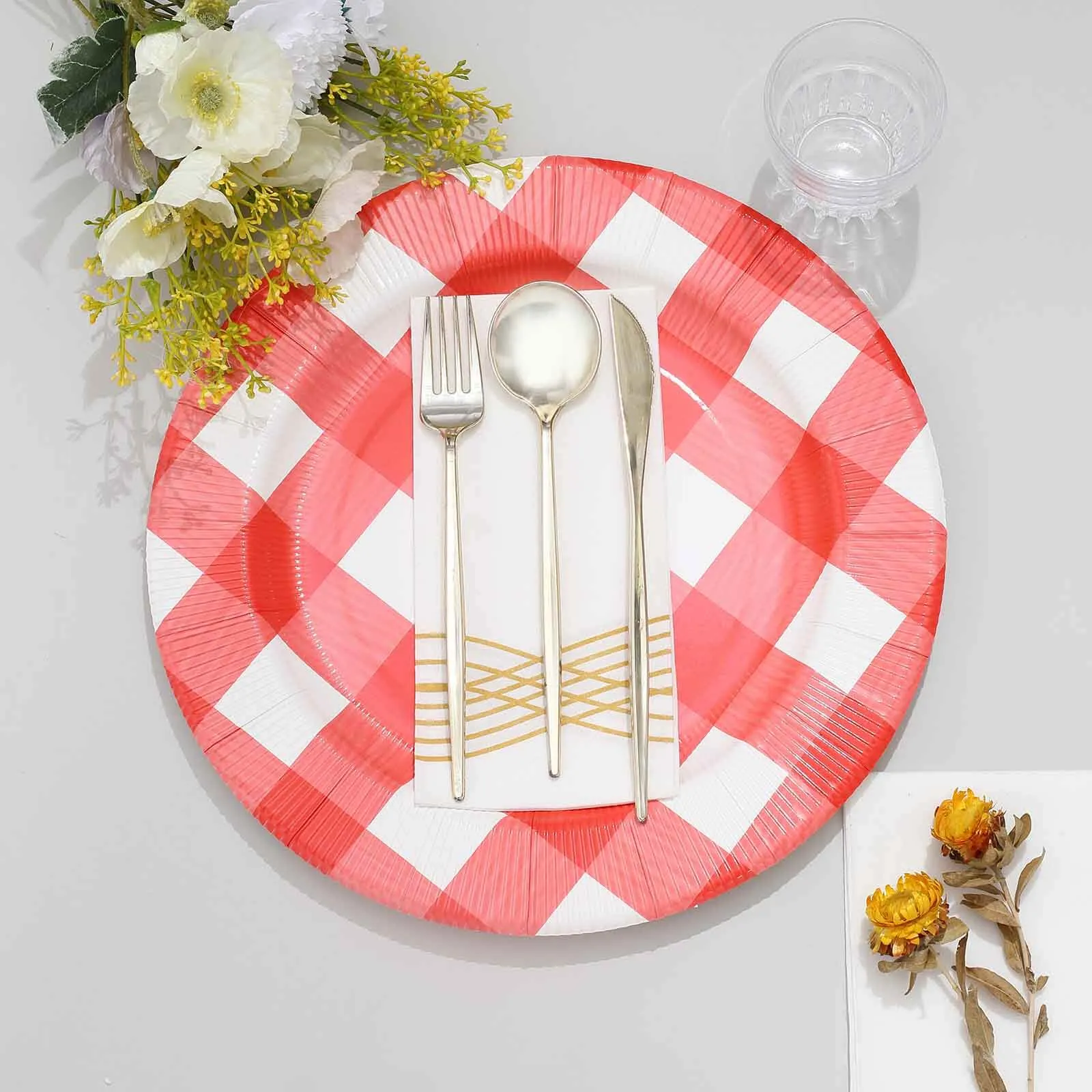 10 Pack Red / White Buffalo Plaid Disposable Serving Trays, Round Checkered Sunray Cardboard Charger Plates 350 GSM 13"