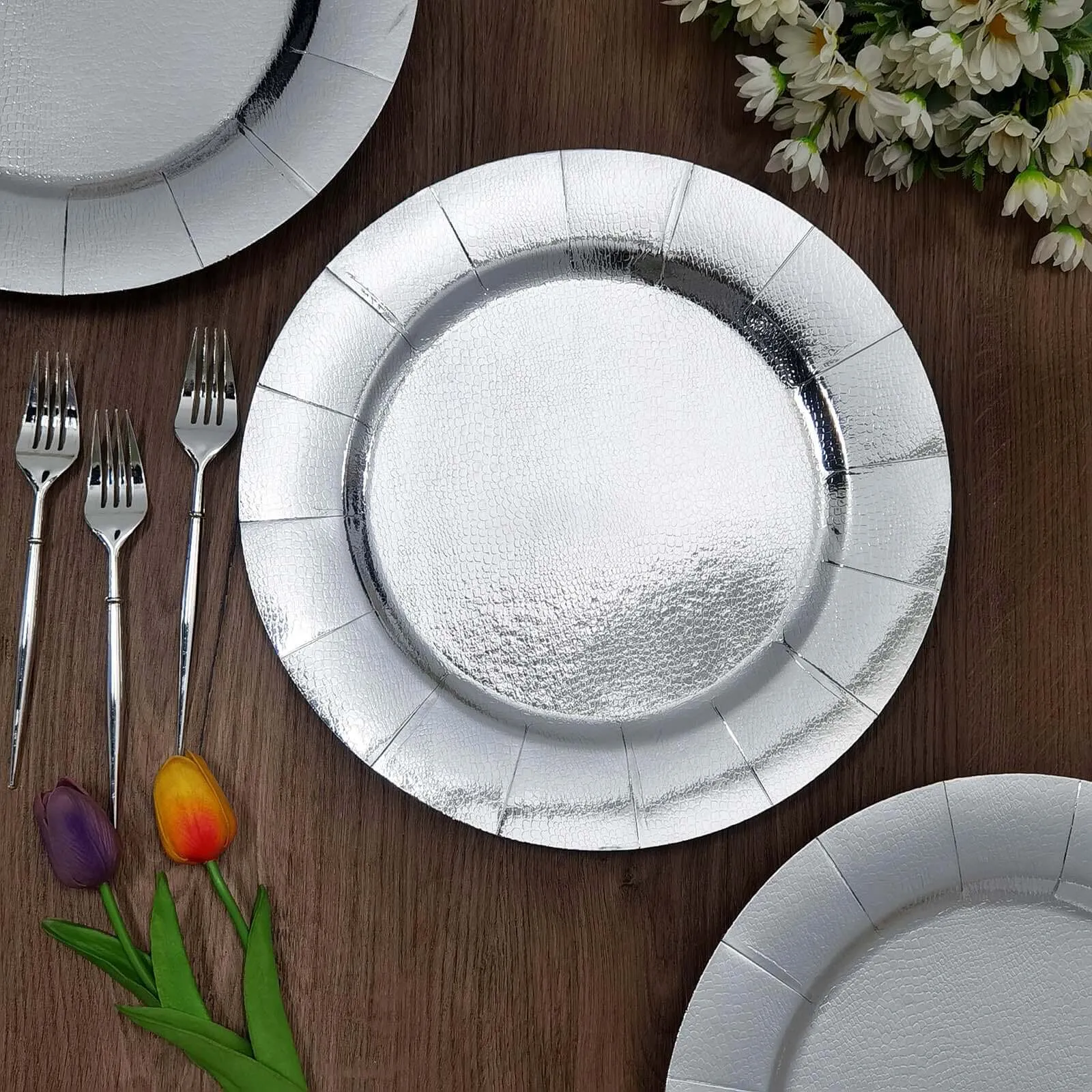 10 Pack Silver Disposable Charger Plates, Cardboard Serving Tray, Round with Leathery Texture 1100 GSM 13"